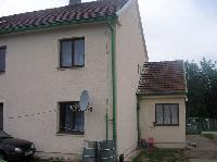 pr�hled ze dvora na ulici