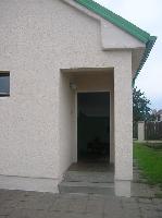 pohled na vchod do bytu v pat�e