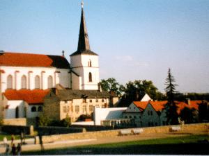 pohled na hotel od z�mku