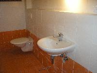 um�vadlo a bidet v koupeln�