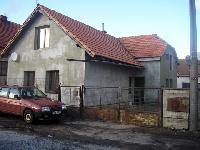 pohled na vjezd do dvora