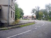 parkovi�t� p�ed domem